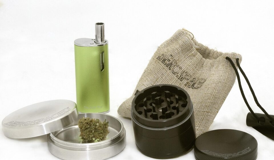 bud, grinder