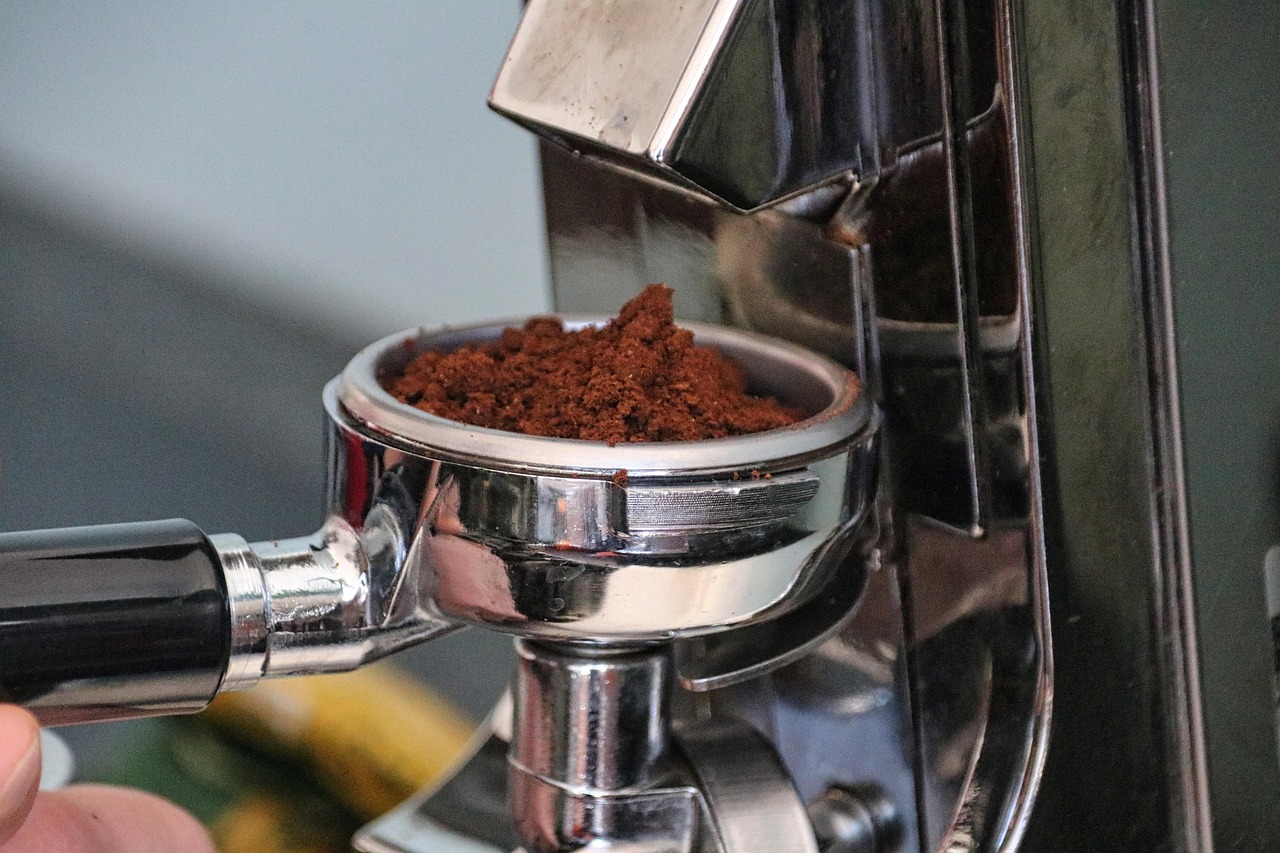 coffee, grinder, coffee grounds, caffeine, drink, coffee grinder, coffee grinding, barista, cafe, closeup, coffee grounds, coffee grounds, coffee grinder, coffee grinder, coffee grinder, coffee grinding, barista, barista, barista, barista, barista
