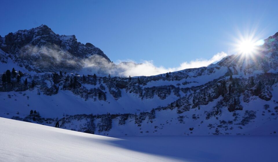 snow, nature, alps, backlighting, landsberger hut, traualpsee, laughing tip, winter, hike, cold, mysticism