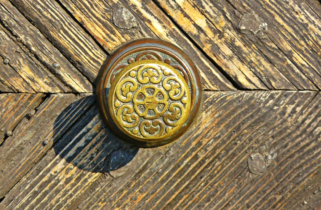 door, door lock, padlock key, u-lock, metal lock, key hole, door handle, castle, door latch, fitting, entrance, handle, old door, locked, security, lock, metal, old, antique, wood, grain, closed, door fitting, close, old wooden door, disintegration, fittings, boards, corrosion, metal fitting, weathered, wooden door, rust, collage, door key, peel off, shut off, shut down, to back up