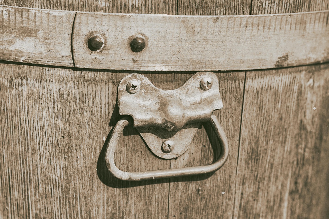 fitting, handle, old, metal, jewellery, metal handle, decorative, wood, plant pot, ring, rivet